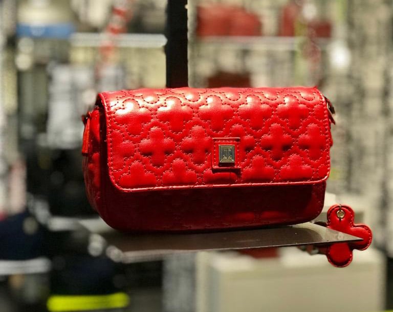 Handtaschen bei Carl Holterhus – Mode in Leder